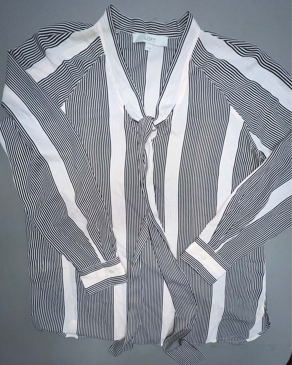 Ann Taylor Loft Dressy Blouse Black & White Womens M EUC